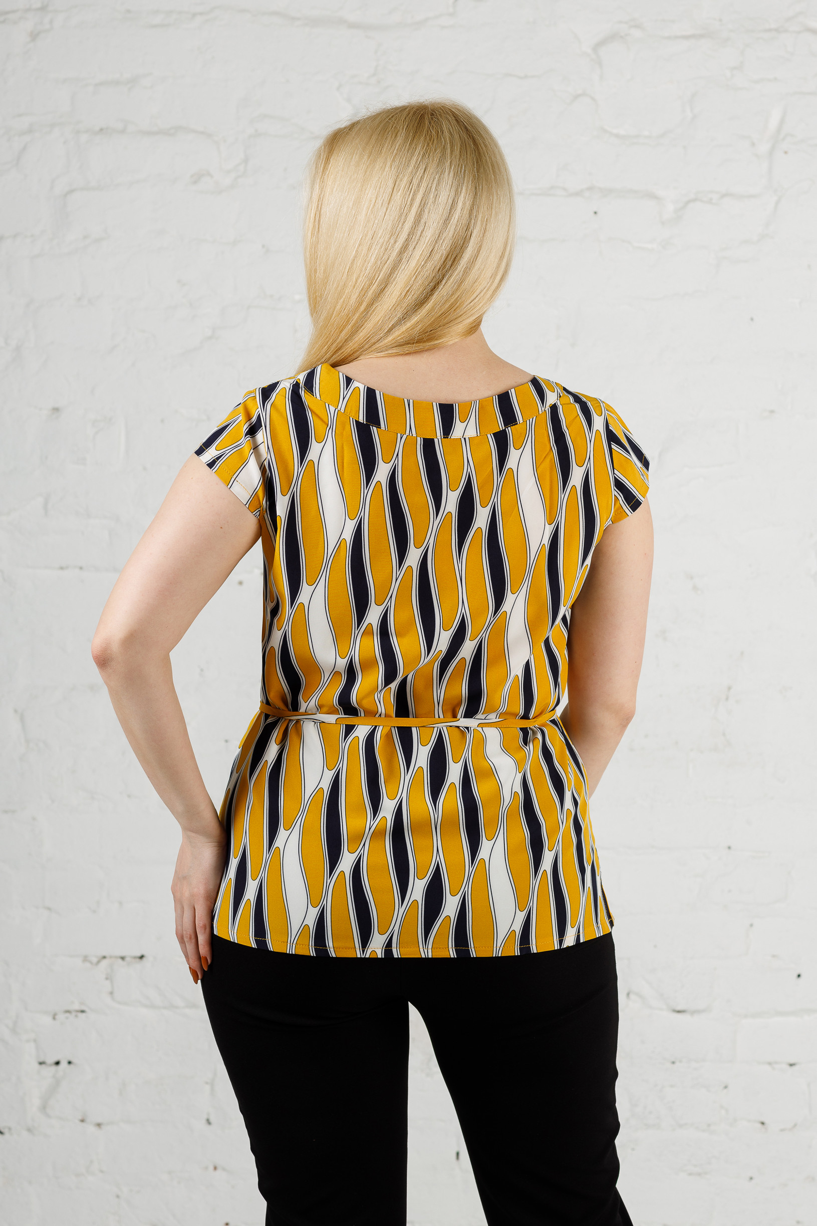 Стильна літня жіноча блуза б-448 смужки гірчиця