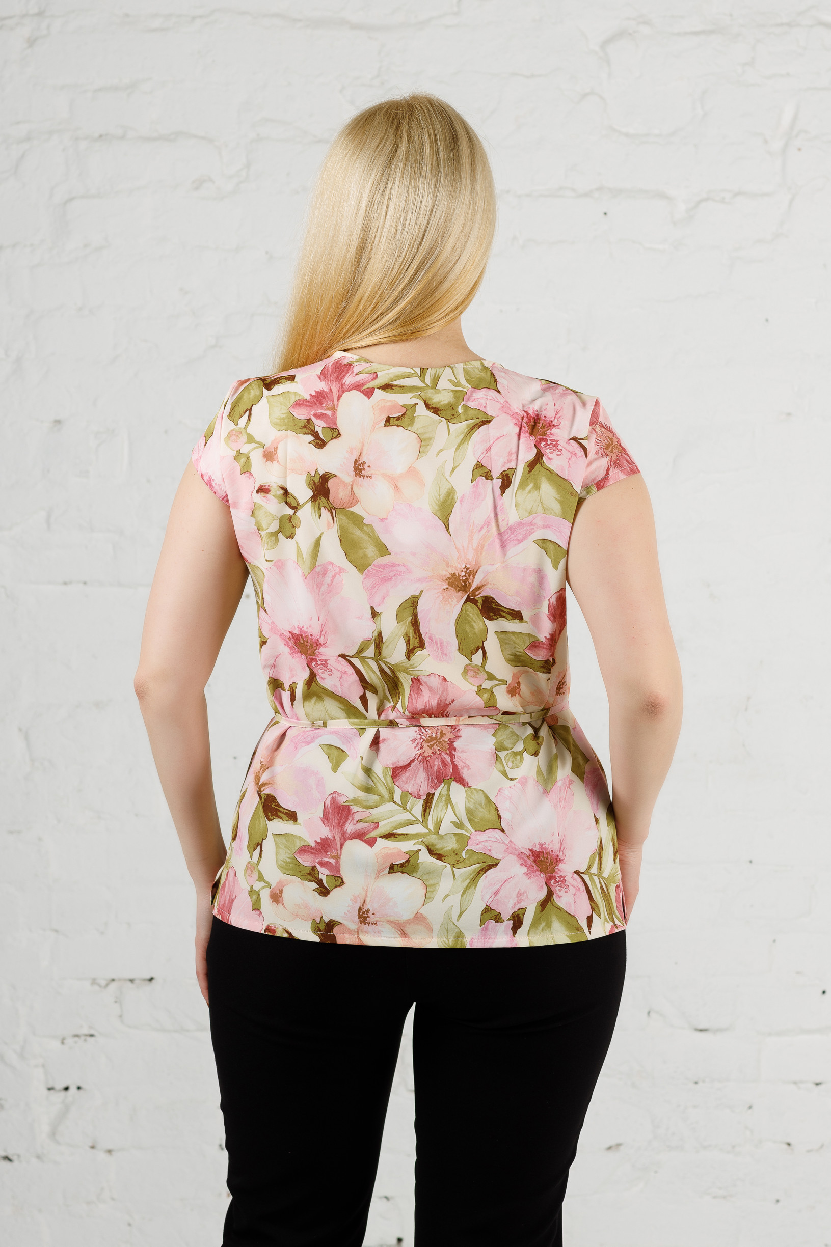 Летняя блуза из софта цветы б-665