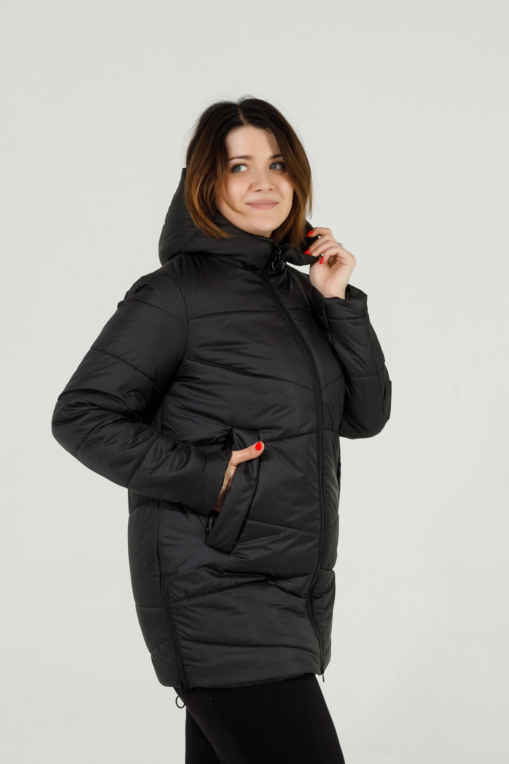 Демисезонная женская куртка чёрного цвета Паула