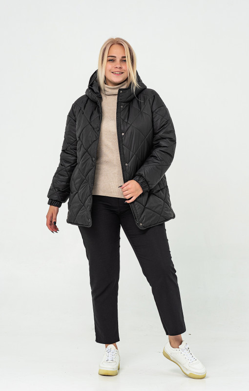 Осіння жіноча стьобана куртка чорного кольору