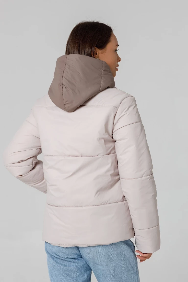 Осіння жіноча куртка молочного кольору к-234