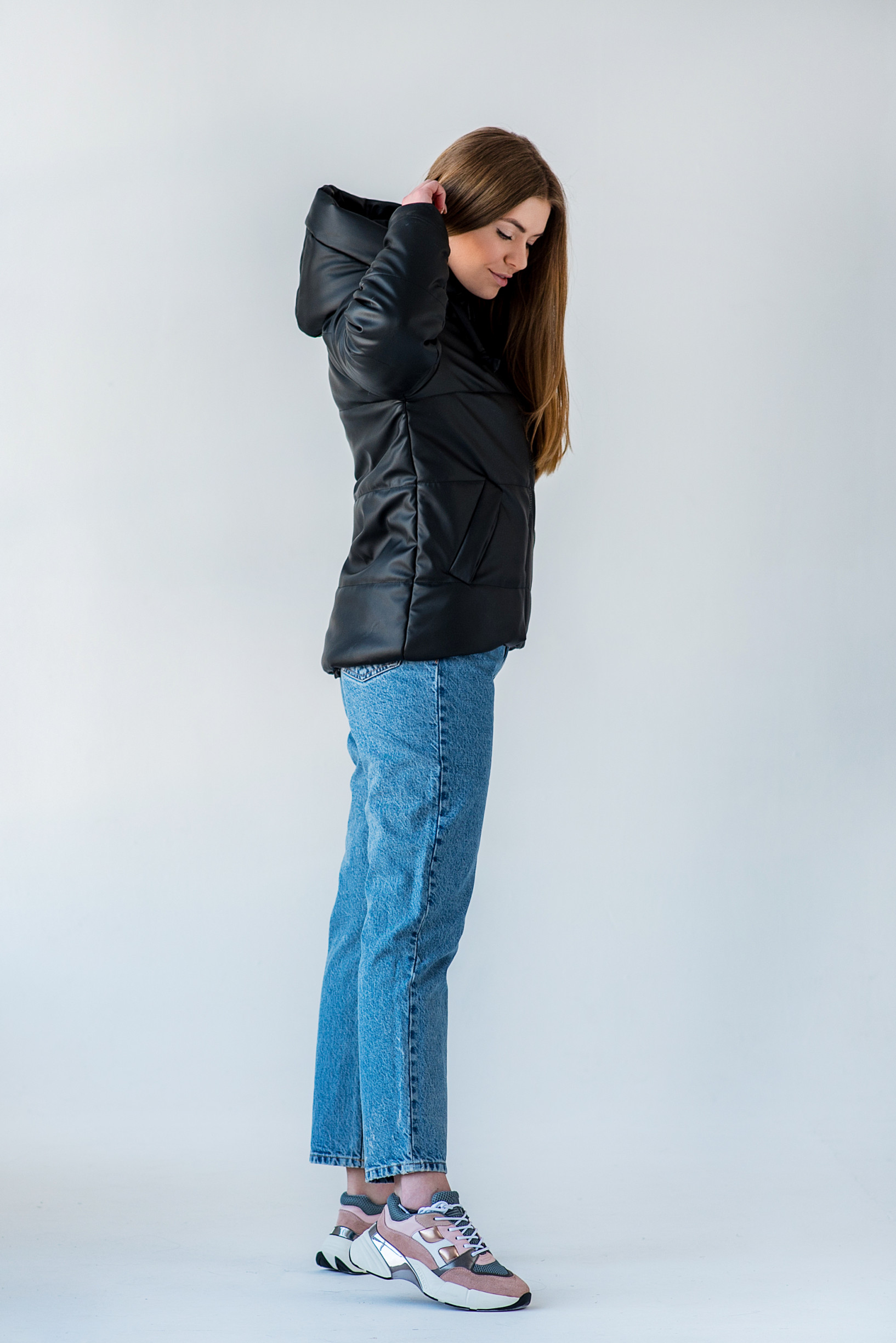 Напівспортивна демісезонна куртка з еко-шкіри  для дівчини Тутсі чорна