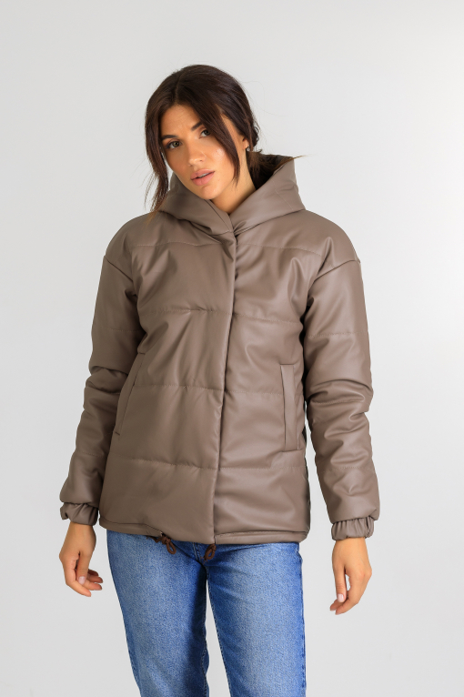 Демисезонная женская куртка из эко-кожи Тина шоколадного цвета