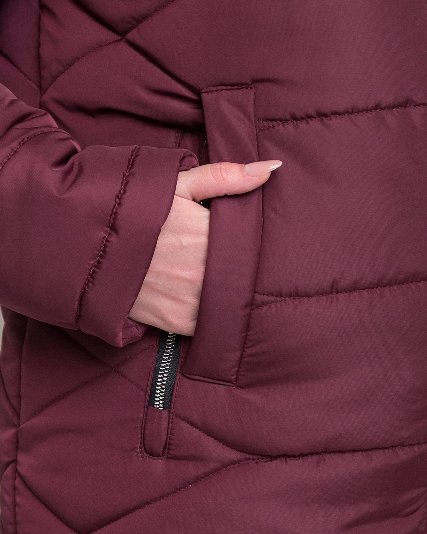 Зимнее женское пальто бордового цвета Лара