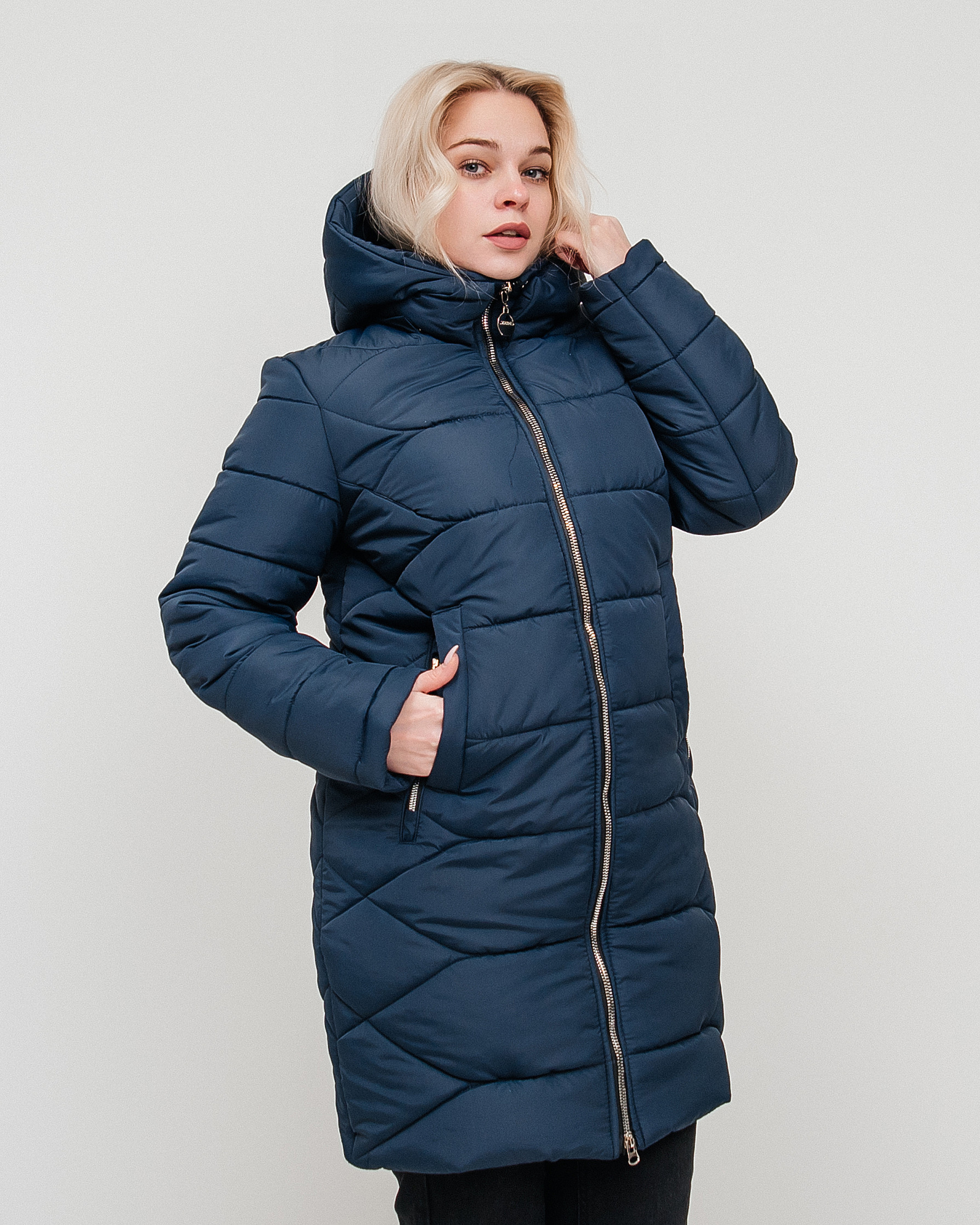 Зимове жіноче пальто синього кольору Лара