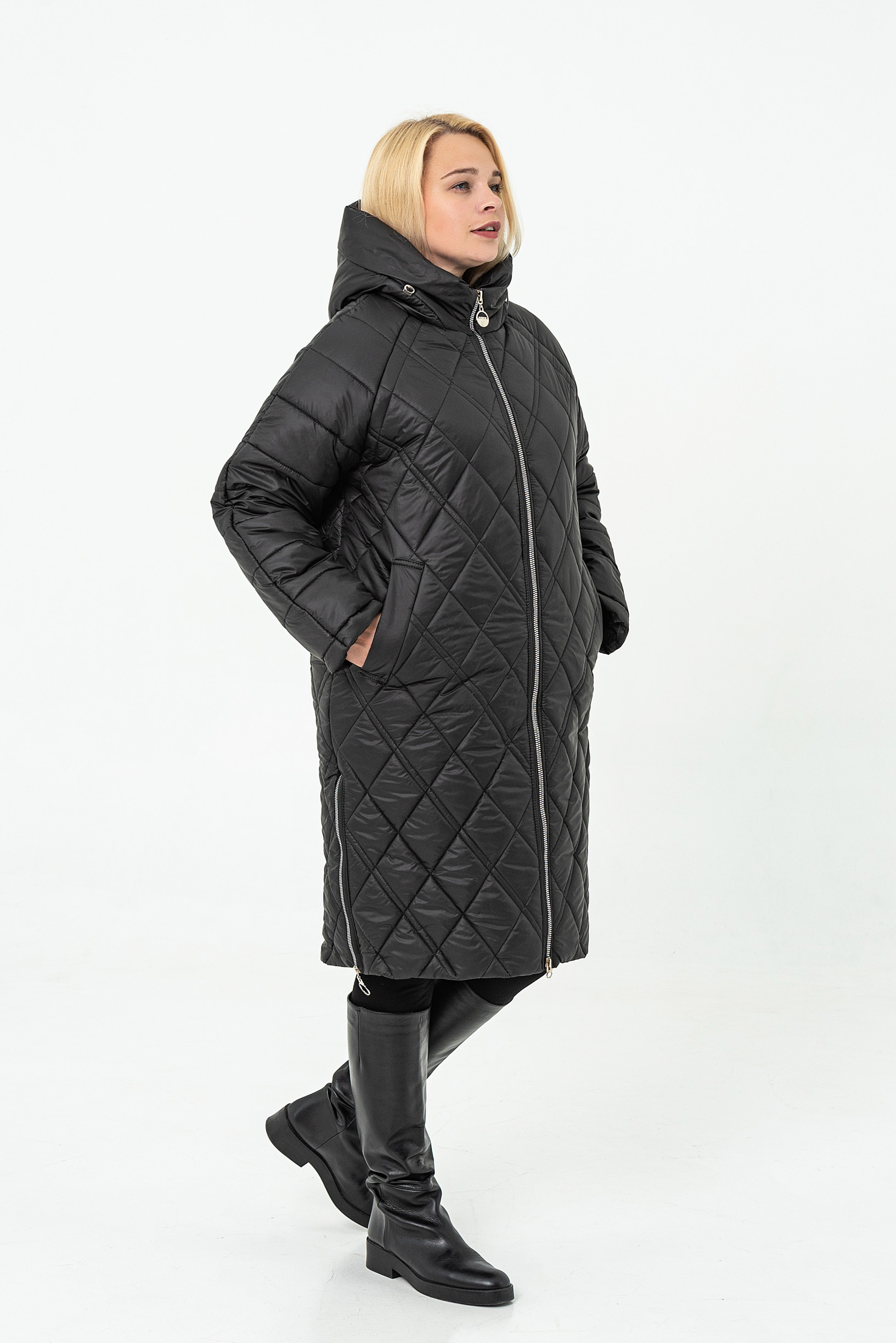 Зимове жіноче пальто збільшеного розміру під пояс чорне