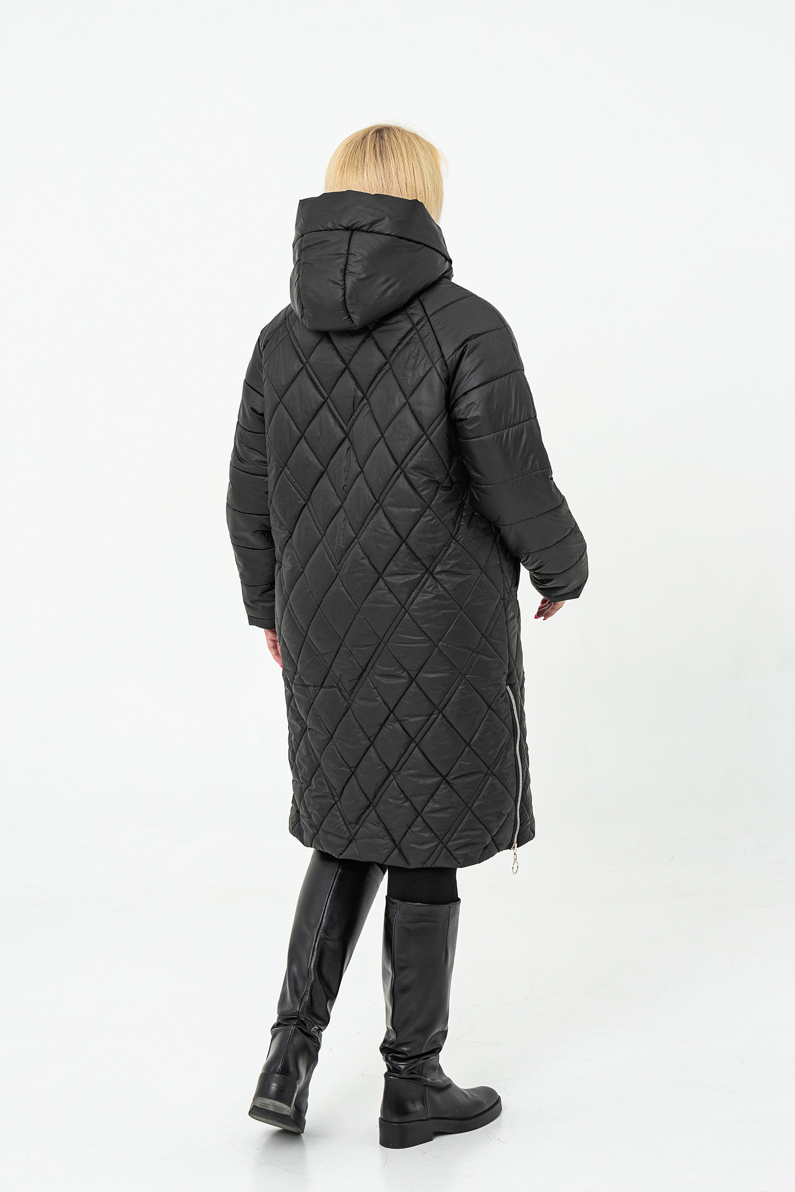 Зимове жіноче пальто збільшеного розміру під пояс чорне