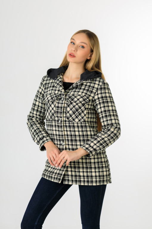 Демісезонне пальто сорочкового крою бежеве